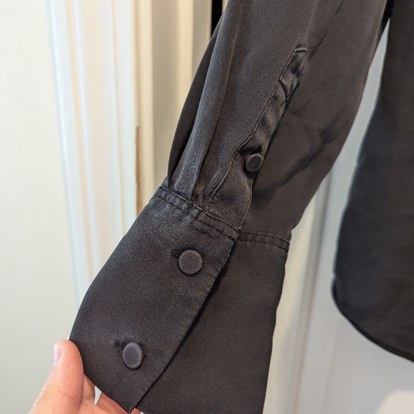 FRAME DENIM- THE STANDARD SHIRT 100% silk long sleeve black blouse size Med NWOT - Picture 4 of 6